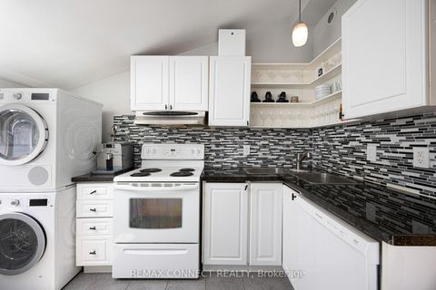 Photo 12 at 553 King Street E, Moss Park, Toronto