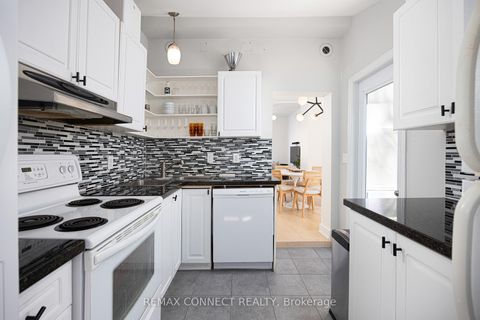 Photo 13 at 553 King Street E, Moss Park, Toronto