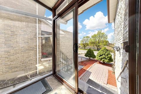 Photo 1 at 75 BETHANY LEIGH Drive, Agincourt North, Toronto