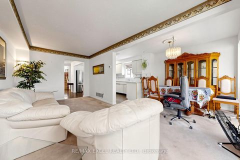Photo 5 at 75 BETHANY LEIGH Drive, Agincourt North, Toronto