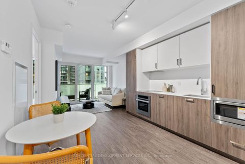 Photo 3 at 815 - 88 Queen Street, Yonge Corridor, Toronto