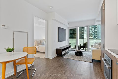 Photo 5 at 815 - 88 Queen Street, Yonge Corridor, Toronto