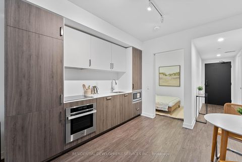 Photo 6 at 815 - 88 Queen Street, Yonge Corridor, Toronto
