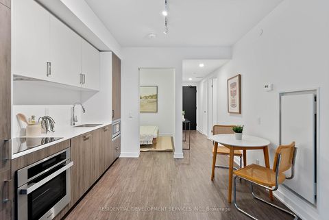 Photo 7 at 815 - 88 Queen Street, Yonge Corridor, Toronto