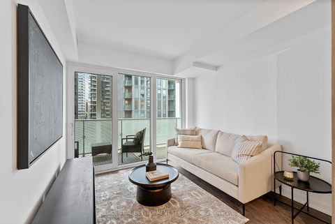 Photo 9 at 815 - 88 Queen Street, Yonge Corridor, Toronto