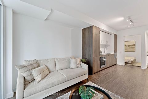 Photo 12 at 815 - 88 Queen Street, Yonge Corridor, Toronto