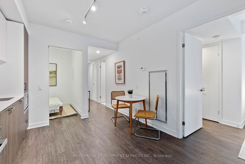 Photo 15 at 815 - 88 Queen Street, Yonge Corridor, Toronto