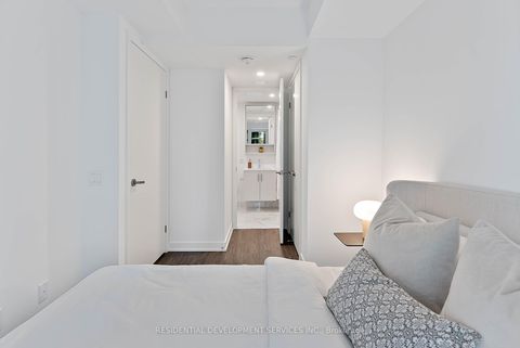 Photo 17 at 815 - 88 Queen Street, Yonge Corridor, Toronto