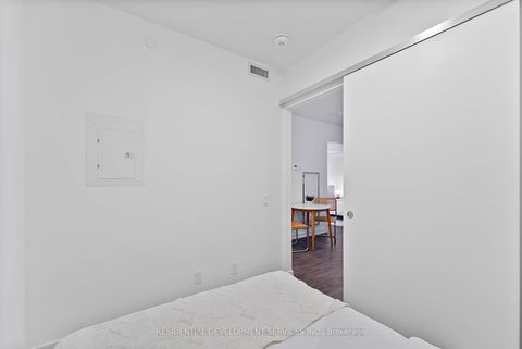 Photo 20 at 815 - 88 Queen Street, Yonge Corridor, Toronto