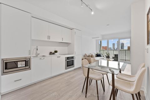 Photo 3 at 1007 - 88 Queen Street, Yonge Corridor, Toronto
