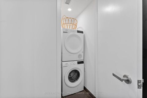 Photo 24 at 1007 - 88 Queen Street, Yonge Corridor, Toronto