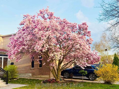 Photo 1 at 43 Bluesky Crescent, Observatory, Richmond Hill