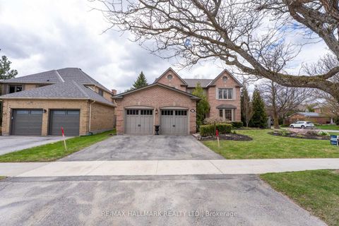 Photo 3 at 29 Petch Crescent, Aurora Highlands, Aurora