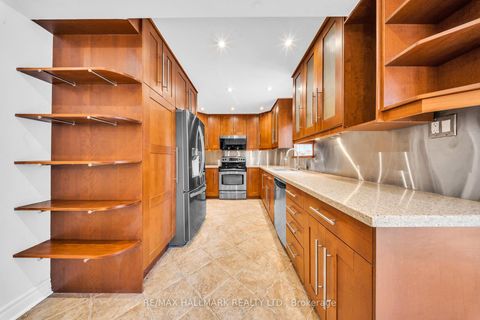 Photo 13 at 29 Petch Crescent, Aurora Highlands, Aurora