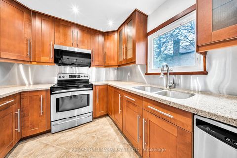 Photo 14 at 29 Petch Crescent, Aurora Highlands, Aurora