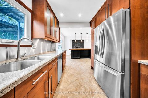 Photo 15 at 29 Petch Crescent, Aurora Highlands, Aurora