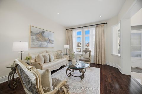 Photo 5 at 75 Virtue Crescent, Vellore Village, Vaughan