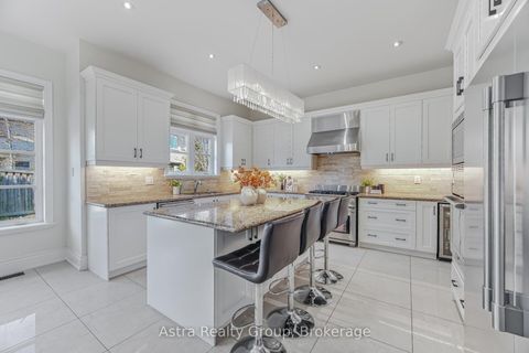 Photo 7 at 75 Virtue Crescent, Vellore Village, Vaughan