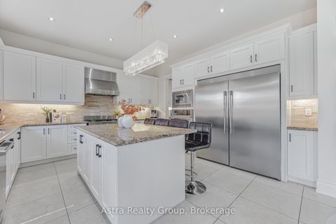 Photo 9 at 75 Virtue Crescent, Vellore Village, Vaughan