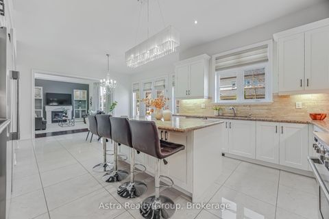 Photo 10 at 75 Virtue Crescent, Vellore Village, Vaughan
