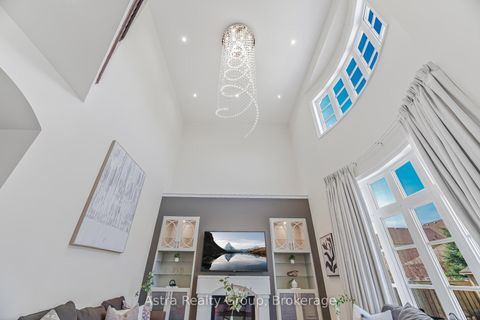 Photo 14 at 75 Virtue Crescent, Vellore Village, Vaughan