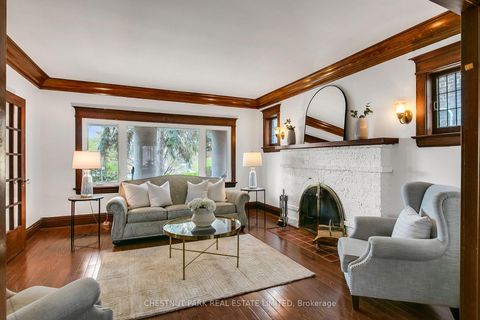 Photo 7 at 4 Biggar Avenue, Wychwood, Toronto