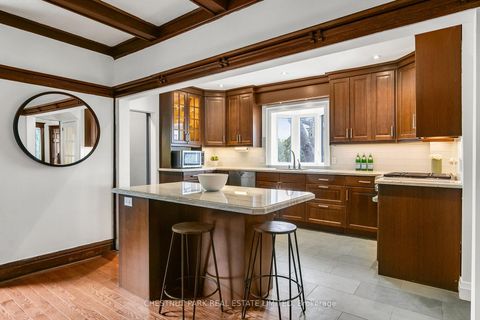 Photo 11 at 4 Biggar Avenue, Wychwood, Toronto