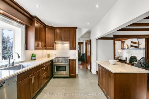 Photo 14 at 4 Biggar Avenue, Wychwood, Toronto