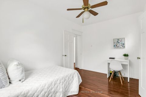 Photo 23 at 4 Biggar Avenue, Wychwood, Toronto