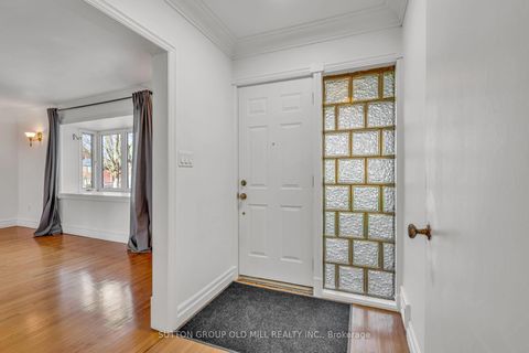Photo 2 at 29 Robin Hood Road, Humber Valley, Toronto