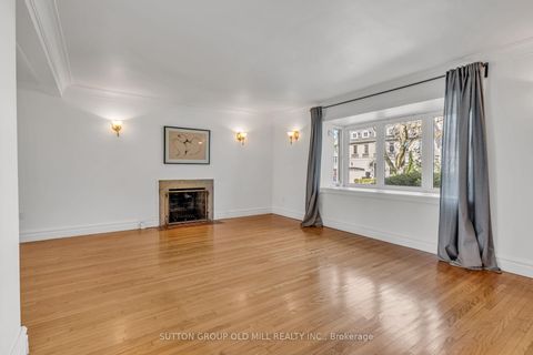 Photo 3 at 29 Robin Hood Road, Humber Valley, Toronto