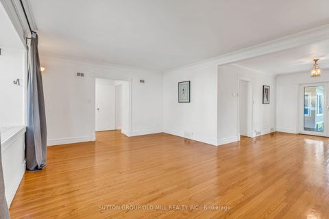 Photo 5 at 29 Robin Hood Road, Humber Valley, Toronto