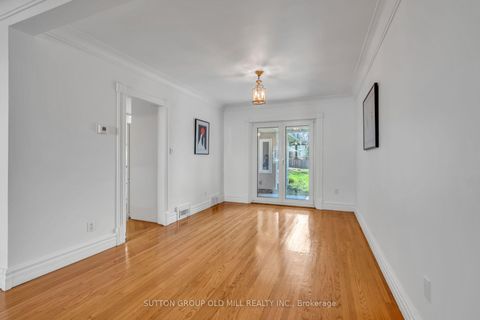 Photo 6 at 29 Robin Hood Road, Humber Valley, Toronto