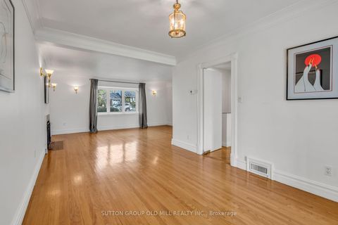 Photo 7 at 29 Robin Hood Road, Humber Valley, Toronto