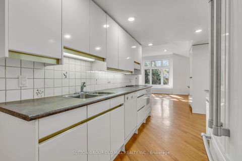 Photo 8 at 29 Robin Hood Road, Humber Valley, Toronto