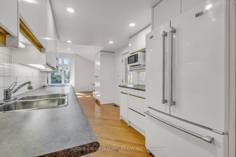 Photo 9 at 29 Robin Hood Road, Humber Valley, Toronto