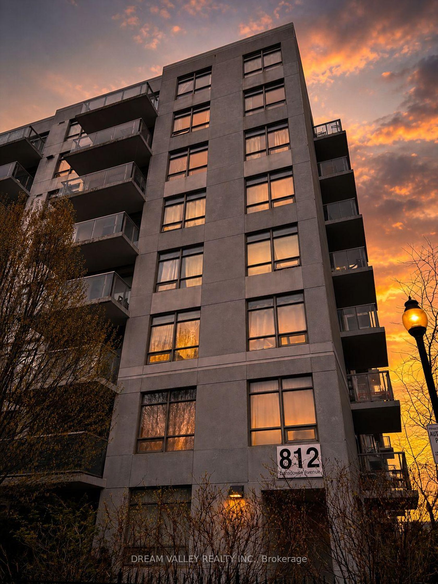 1114 - 812 Lansdowne Avenue, Junction, Toronto 