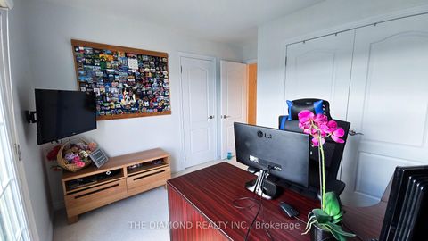 Photo 33 at 114 Chatfield Drive, West Woodbridge, Vaughan