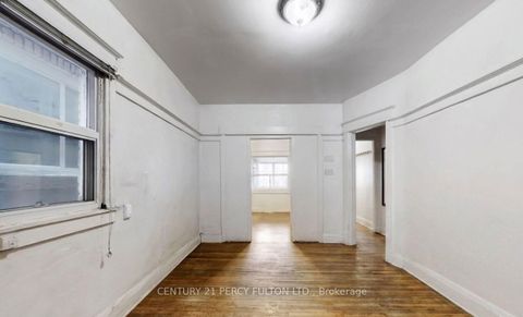 Photo 5 at 366 Coxwell Avenue, Coxwell, Toronto