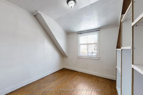 Photo 9 at 366 Coxwell Avenue, Coxwell, Toronto