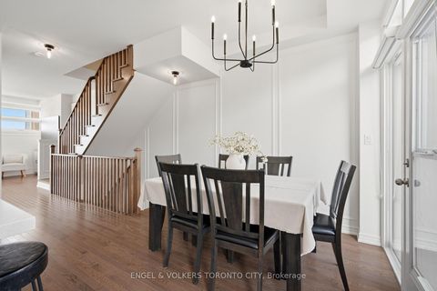 Photo 7 at 43 Holyrood Crescent, Kleinburg, Vaughan