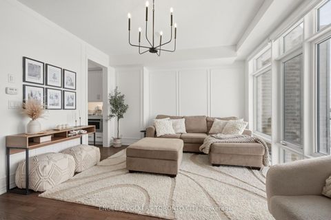 Photo 16 at 43 Holyrood Crescent, Kleinburg, Vaughan