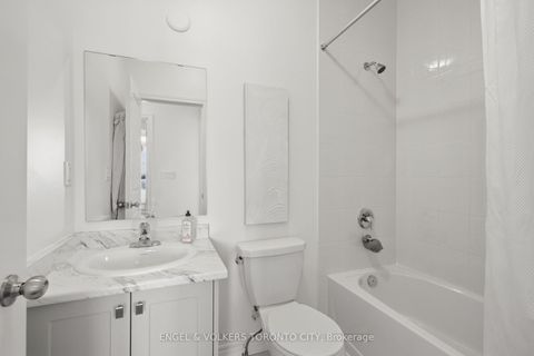 Photo 28 at 43 Holyrood Crescent, Kleinburg, Vaughan