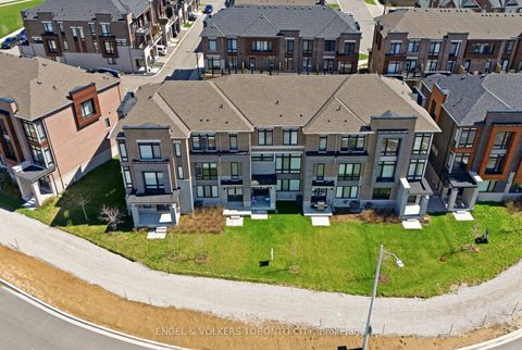 Photo 36 at 43 Holyrood Crescent, Kleinburg, Vaughan