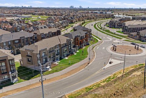Photo 37 at 43 Holyrood Crescent, Kleinburg, Vaughan