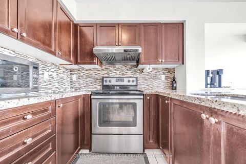 Photo 7 at 53 - 653A Warden Avenue, Birchmount, Toronto