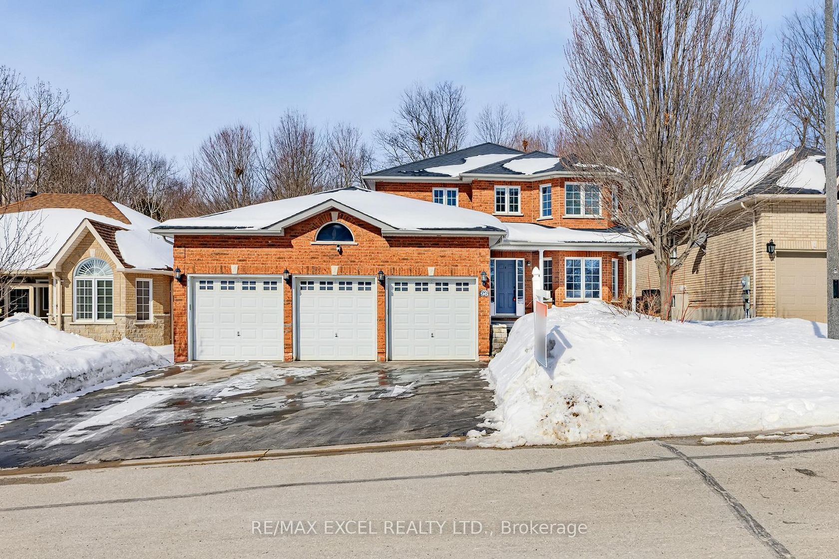 96 Ferncroft Drive, Keswick North, Georgina photo number 2