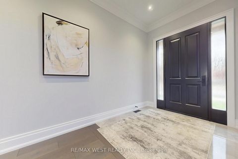 Photo 2 at 222 Connaught Avenue, Newtonbrook West, Toronto