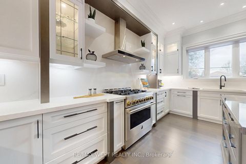 Photo 10 at 222 Connaught Avenue, Newtonbrook West, Toronto