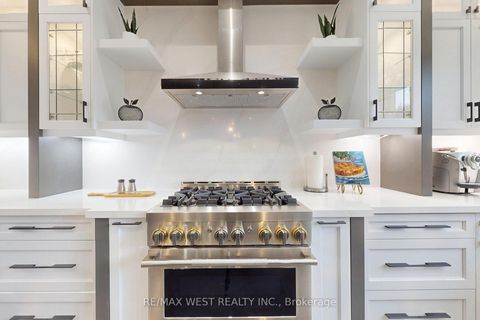 Photo 11 at 222 Connaught Avenue, Newtonbrook West, Toronto